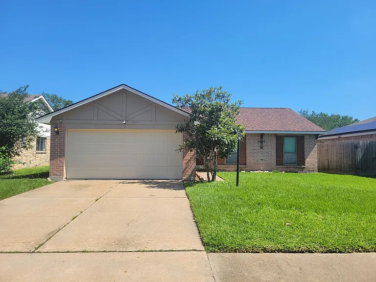 18606 Bridoon Dr — Photo 1