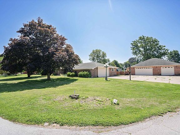 3rd image of 4601 Pumpkin Vine Dr