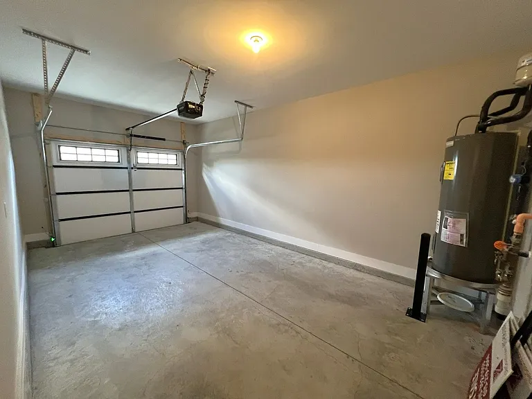 304 Lynwood Station Blvd — Photo 11