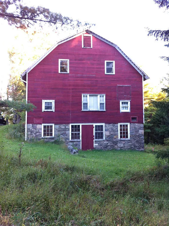 562 Red Rock Rd photo 1