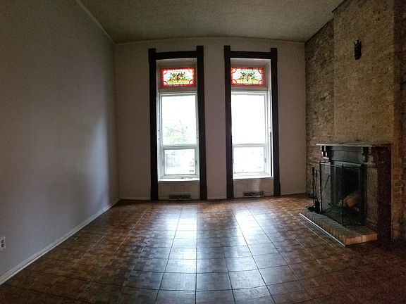 3rd image of 2036 N Bissell St APT 3