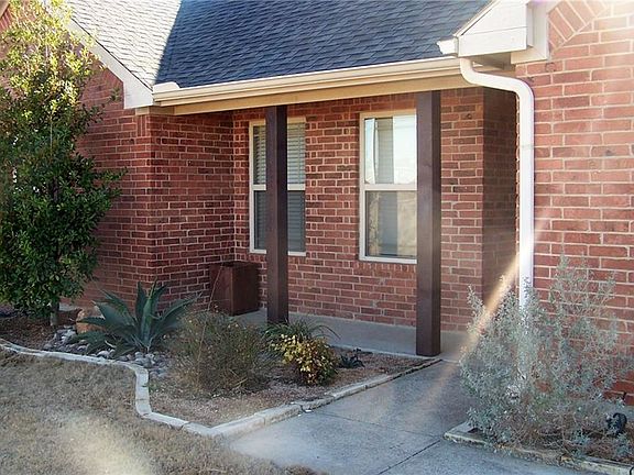 2nd image of 135 Willow Bend Dr