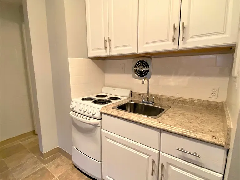 Viewmont Apartments — Photo 11