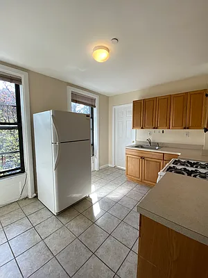 Rented by Brooklyn Heights Real Estate Inc | media 6