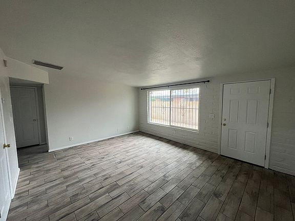 2nd image of 109 E Alturas St