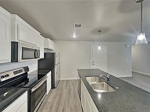 5th image of 11212 Howard Dr