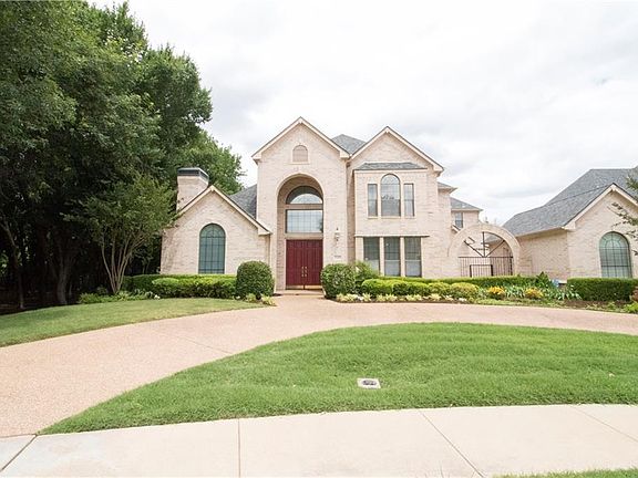 3rd image of 728 Castle Creek Dr
