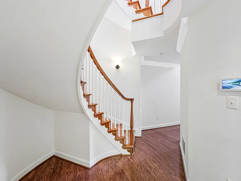 7720 Spoleto Ln — Photo 35
