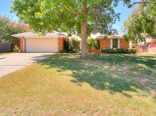 9707 Hummingbird Ln, Oklahoma City, OK 73162