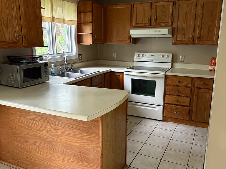 7 Pine Hill Dr #7 — Photo 2