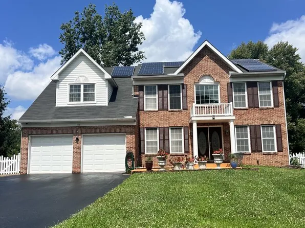 1058 Caren Dr, Sykesville, MD 21784