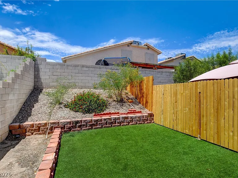 3557 Sedwick Dr — Photo 49