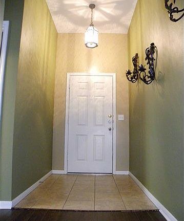 3rd image of 1718 Twisted Oak Dr