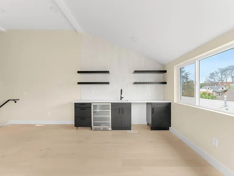3463 Lawrence St — Photo 10