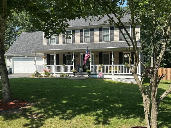 9402 Hickory Hill Dr, Fredericksburg, VA 22408