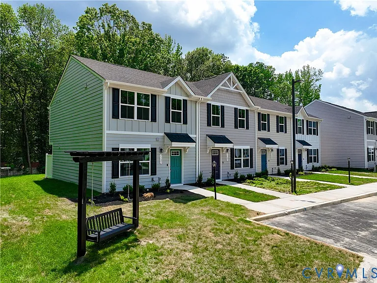 1121 Canterbury Ridge Rd — Photo 6