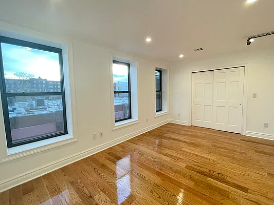 Rented by Silver Line Realty Group NY LLC | media 1