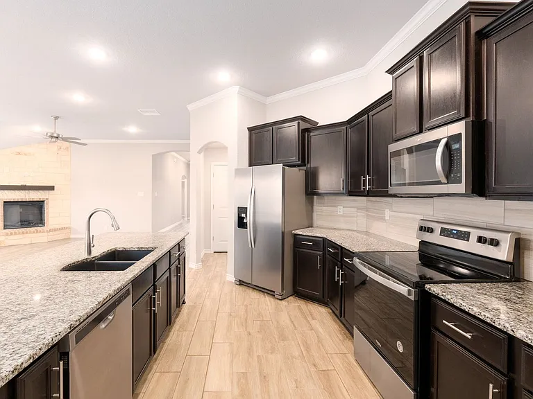 2611 Settlers Oak Dr — Photo 9