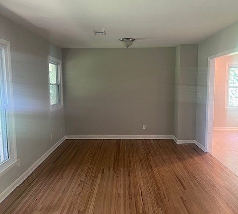 3rd image of 367 Blackman Rd