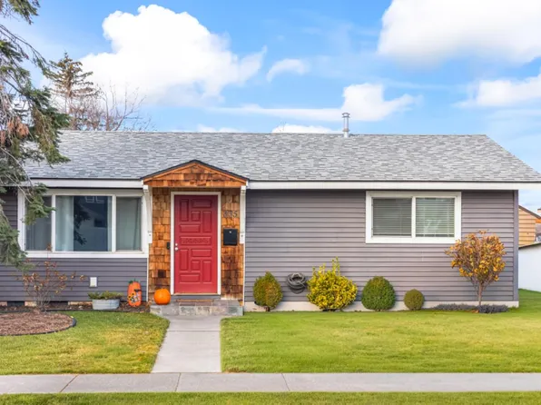 835 SW 14th St, Redmond, OR 97756