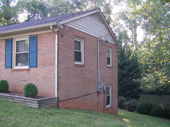 4th image of 246 Hawkins Dr