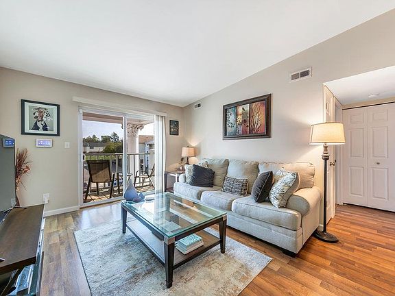 4th image of 3115 Edwards Pl APT 304