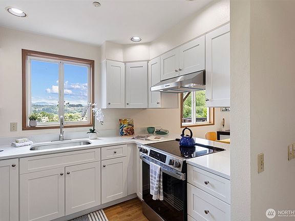4th image of 278 Lind Avenue NW