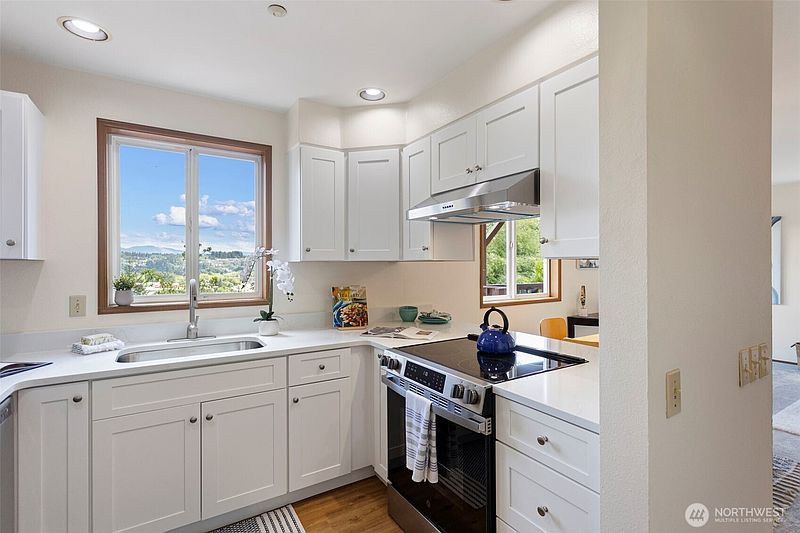 4th image of 278 Lind Avenue NW