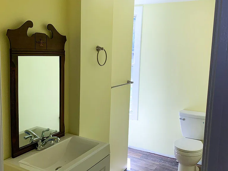 4 Linden Ave #A — Photo 7