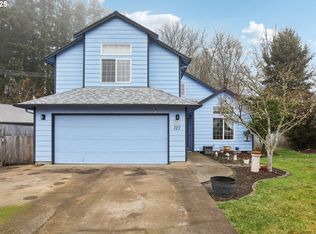 327 NE 28th Pl, McMinnville, OR 97128