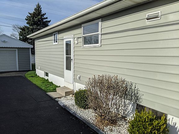 4th image of 48 Norman Dr