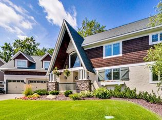 3963 Greystone Rdg, Eagan, MN 55122