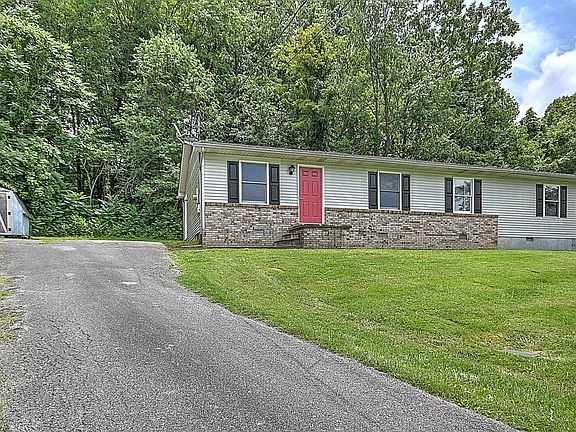 3rd image of 154 Ella Dr