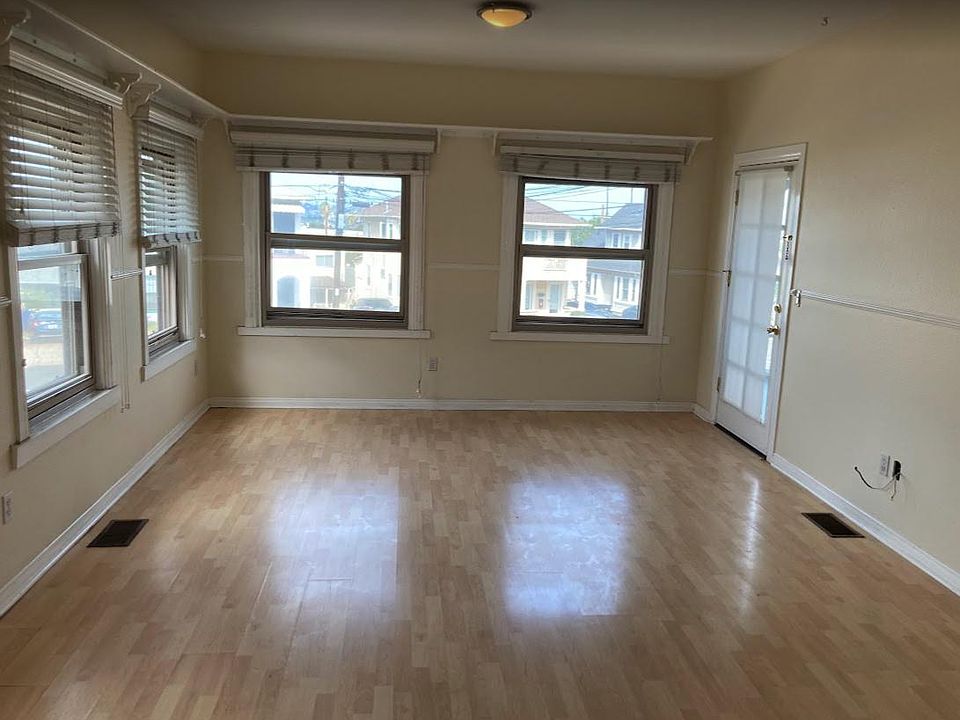 2239 Curlew St San Diego, CA, 92101 - Apartments for Rent | Zillow