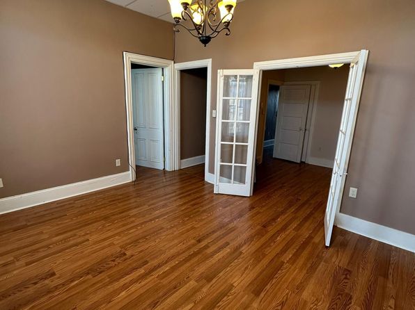 53 S Main St APT 3