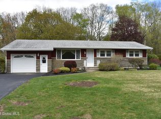 31 Kile Dr, Glenville, NY 12302