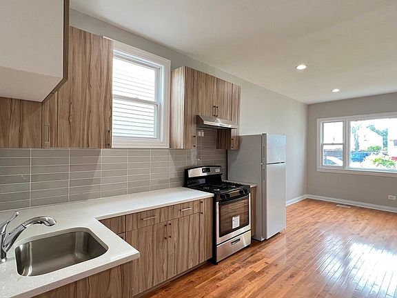 3rd image of 4517 S Marshfield Ave