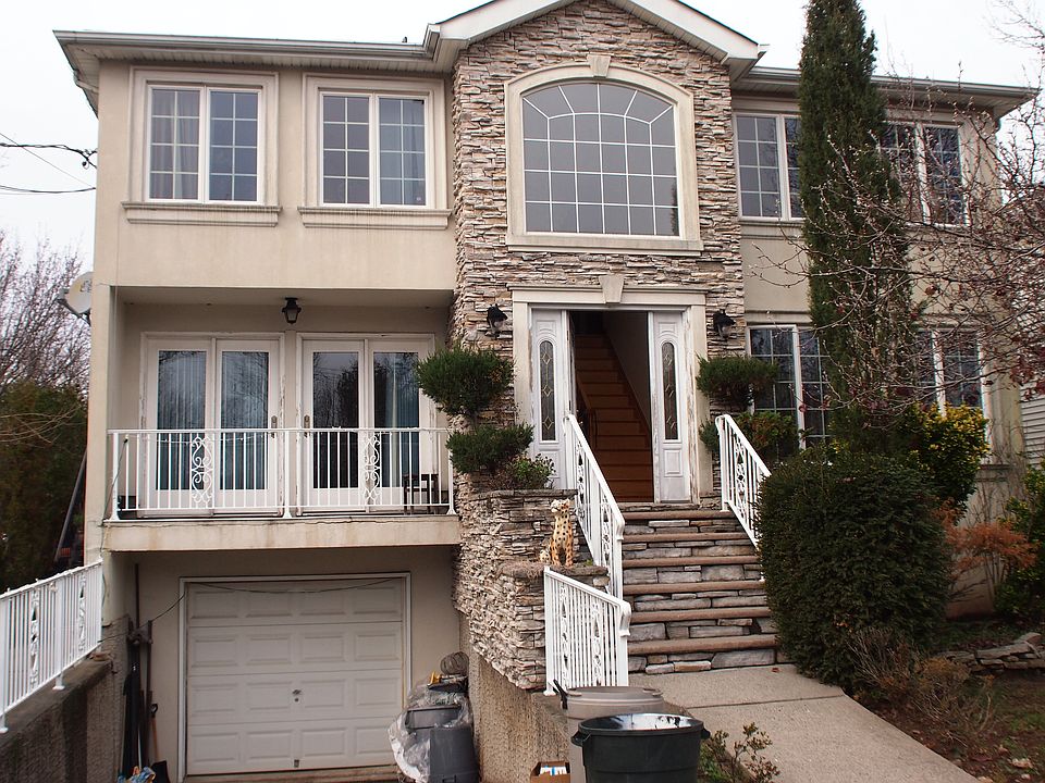 1st image of 129 Jeannette Ave