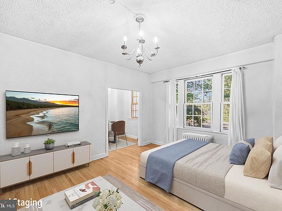4th image of 2032 Belmont Rd NW APT 104