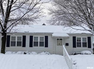 3804 10th Avenue Pl, Moline, IL 61265