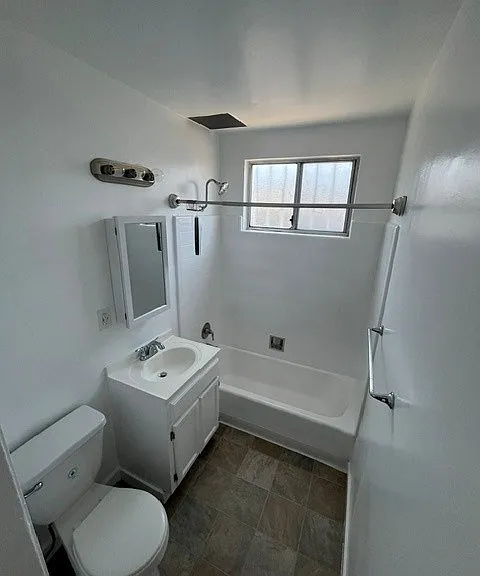 1540 & 1544 W. Florence Avenue — Photo 14