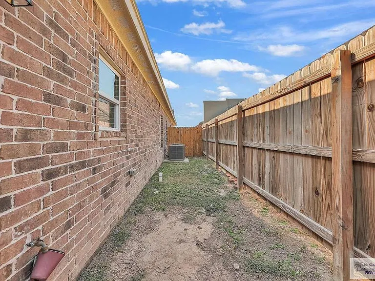 2713 Primrose Ave #A1 — Photo 12