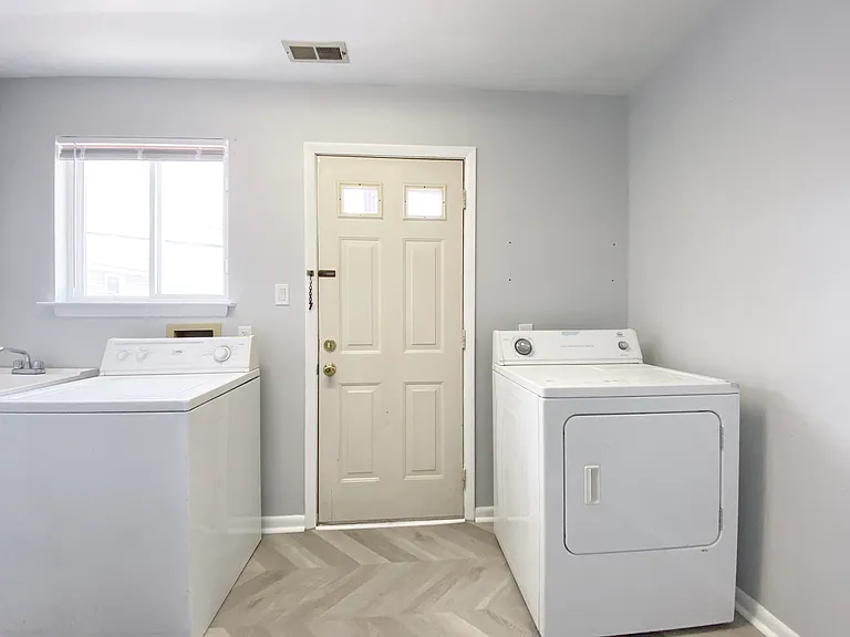 102 N Baltimore Ave #A — Photo 18