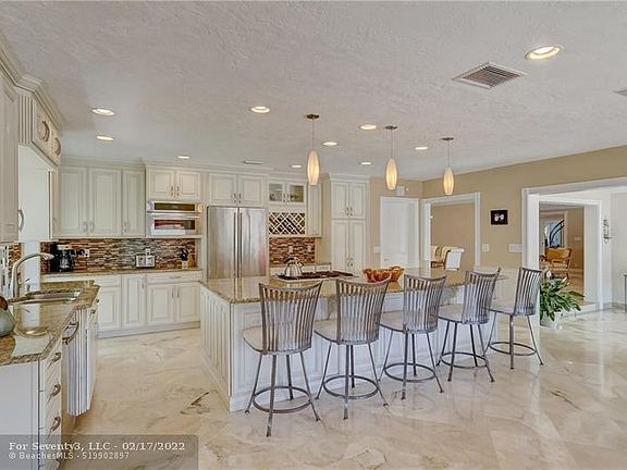 5th image of 66 Isla Bahia Dr