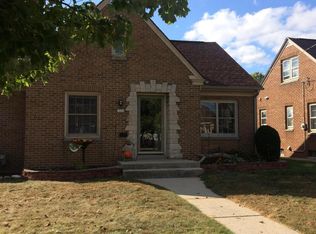 1608 S 16th St, Manitowoc, WI 54220