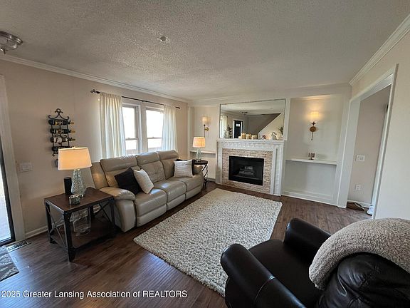 4th image of 11717 Sycamore Dr