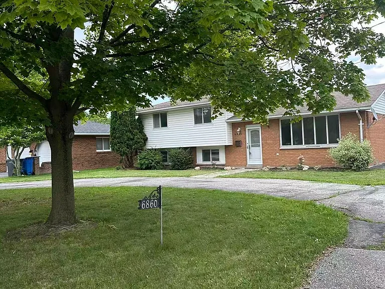 6860 Malden Rd — Photo 3