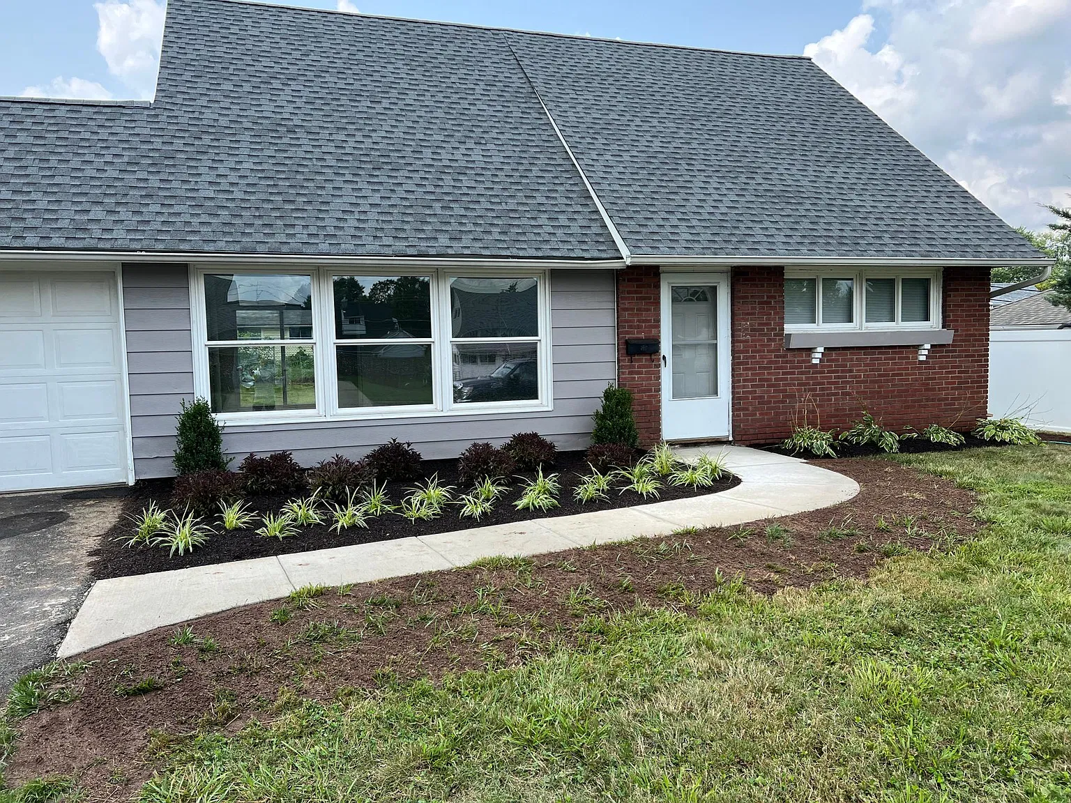 4 bed, 1275 sqft, $2,550 — Photo 2