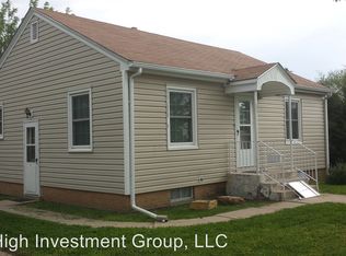 561 W 8th St, Hoisington, KS 67544