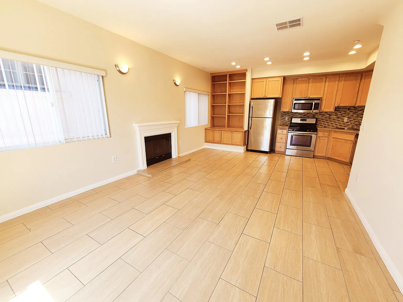 8251 Blackburn Ave — Photo 4